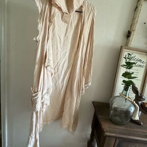 Ciel usa Cream Sleeveless Cardigan duster with Fringe